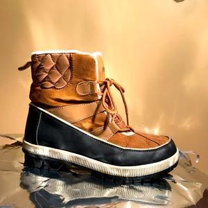 Boots for wet snowy weather Khombu ladies 8